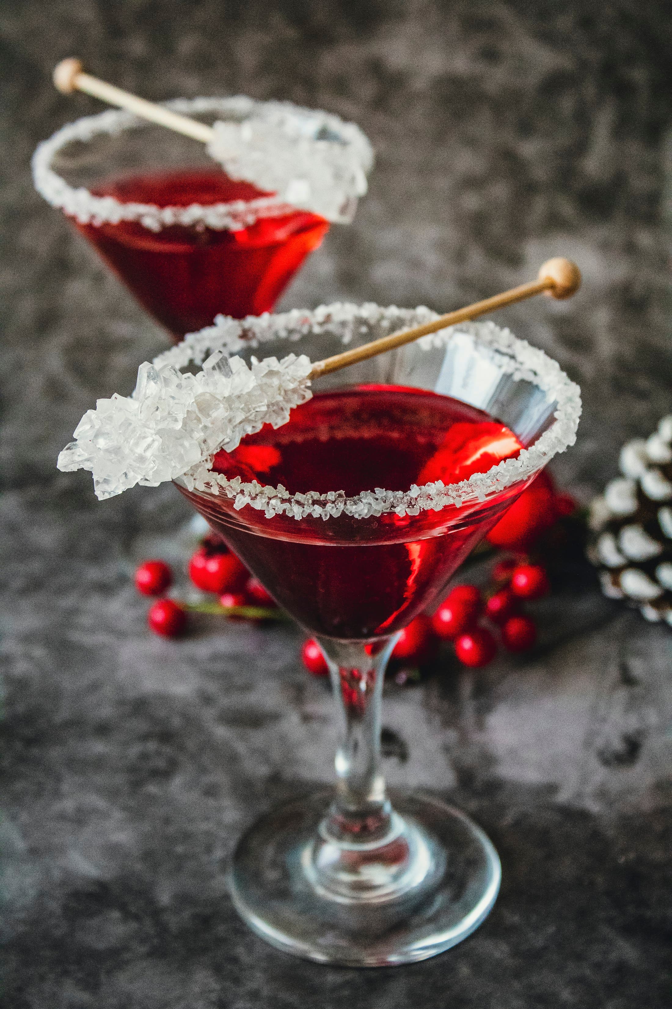 Roter Cocktail im Martiniglas